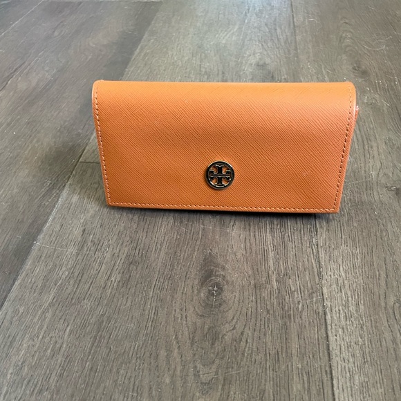 Tory Burch Sunglasses Case - Picture 3 of 8